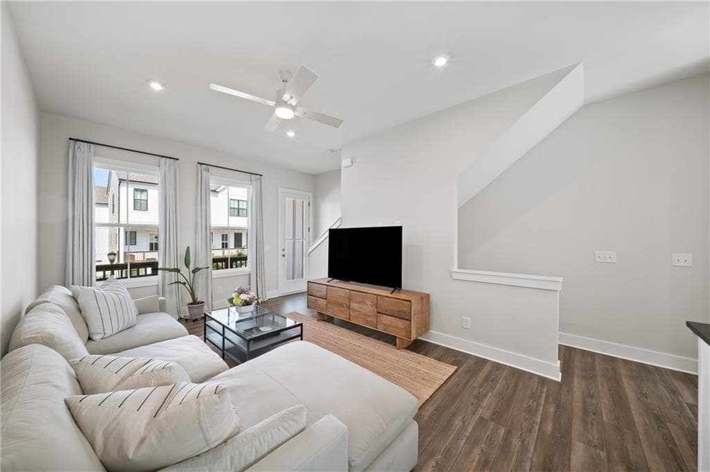 3 bedroom, 3 bathroom, 1,171 sq ft townhouse for rent at 1247 Zucchini Circle, Atlanta, GA 30315 for $2,500 a month — photo 3