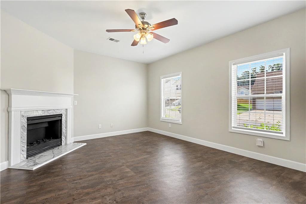 3 bedroom, 3 bathroom, 2,066 sq ft single family residence under contract at 1593 Willow Wood Trace, Atlanta, GA 30349 — photo 5