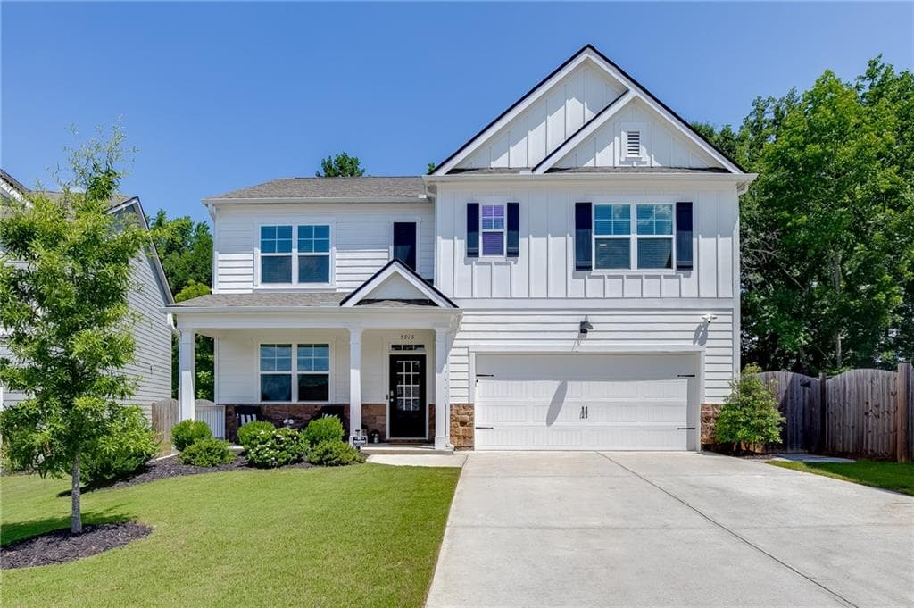 5 bedroom, 3 bathroom, 2,496 sq ft single family residence under contract at 5915 Screech Owl Drive, Flowery Branch, GA 30542