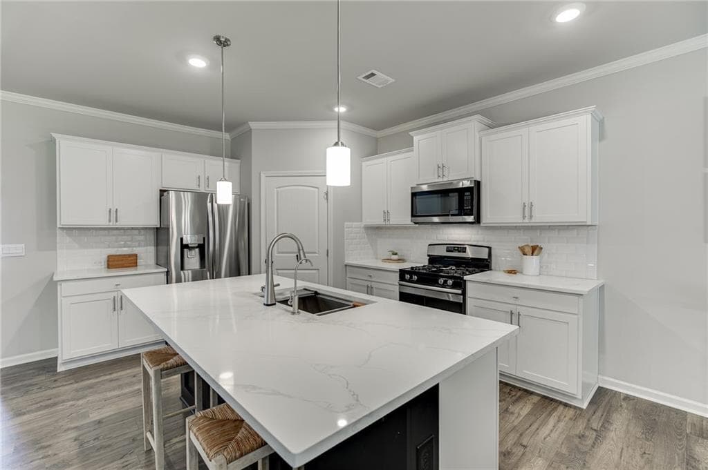 5 bedroom, 3 bathroom, 2,496 sq ft single family residence under contract at 5915 Screech Owl Drive, Flowery Branch, GA 30542 — photo 6
