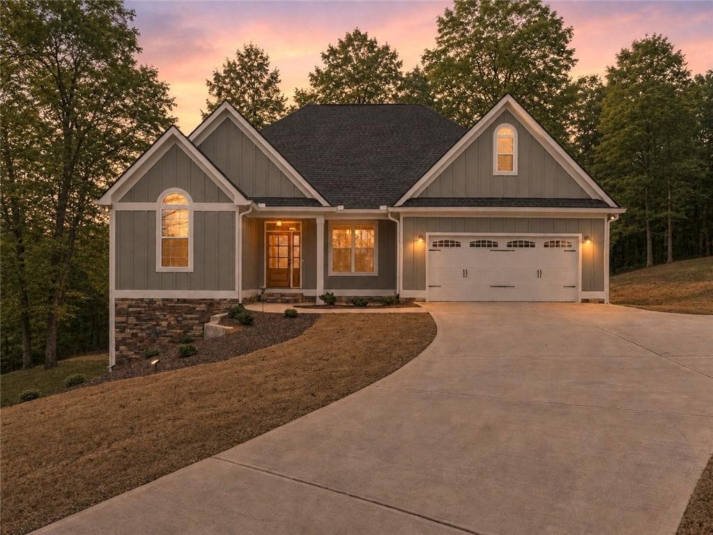 3 bedroom, 2 bathroom, 1,925 sq ft single family residence under contract at 49 Caspian Trail, Ellijay, GA 30536 — photo 2