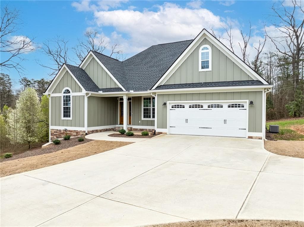 3 bedroom, 2 bathroom, 1,925 sq ft single family residence under contract at 49 Caspian Trail, Ellijay, GA 30536 — photo 5