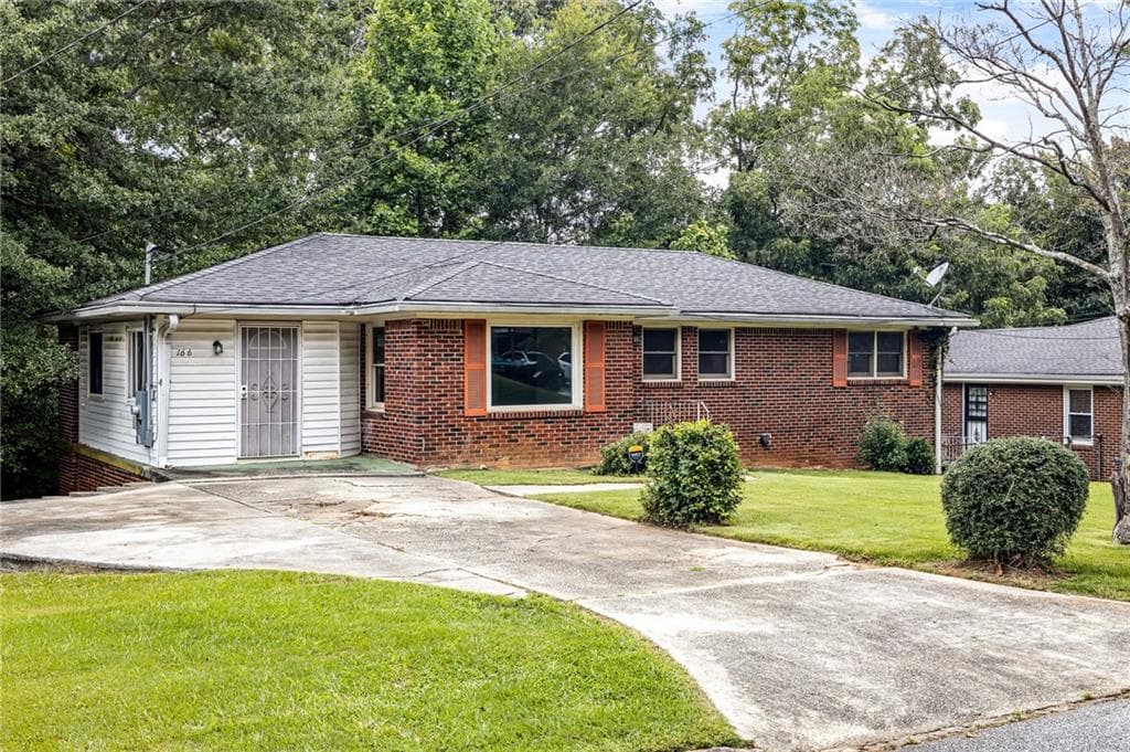 4 bedroom, 2 bathroom, 2,008 sq ft single family residence under contract at 166 Hermer Circle, Atlanta, GA 30311 — photo 2