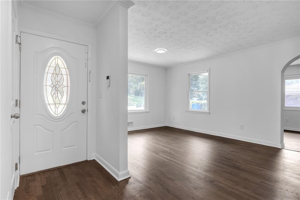 4 bedroom, 2 bathroom, 2,008 sq ft single family residence under contract at 166 Hermer Circle, Atlanta, GA 30311 — photo 3