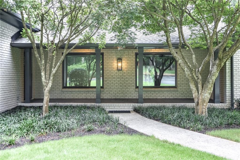 4 bedroom, 5 bathroom, 6,489 sq ft single family residence under contract at 350 Shadowlawn Road, Marietta, GA 30067 — photo 5