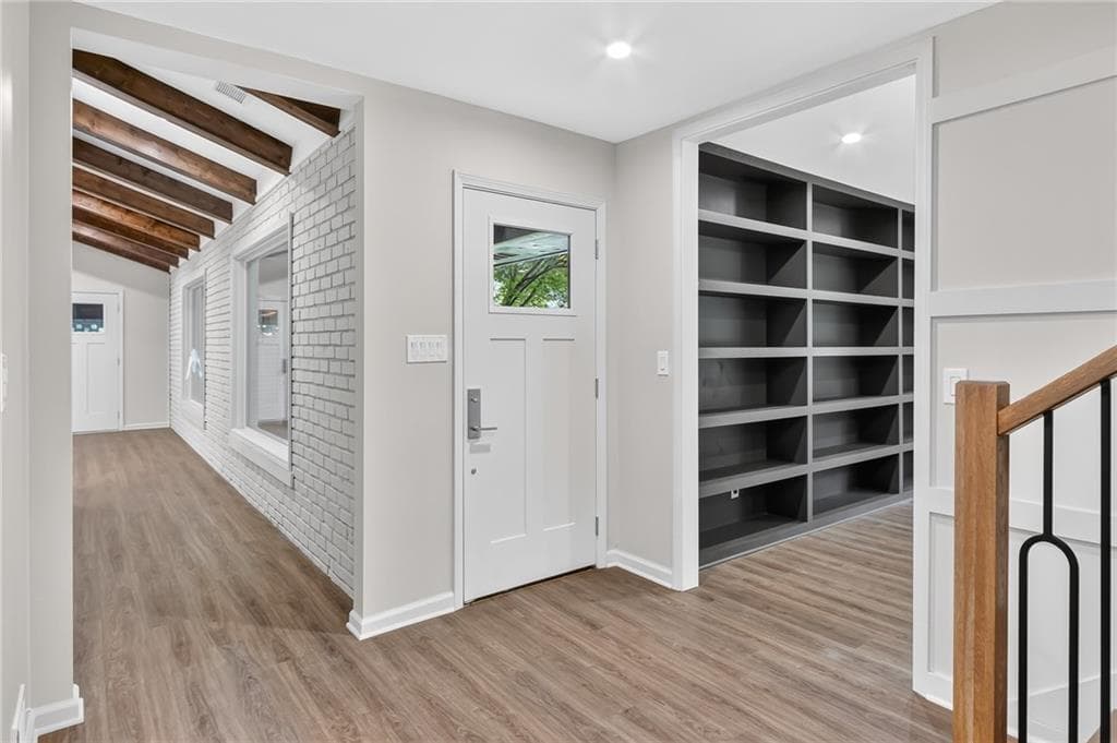 4 bedroom, 5 bathroom, 6,489 sq ft single family residence under contract at 350 Shadowlawn Road, Marietta, GA 30067 — photo 6