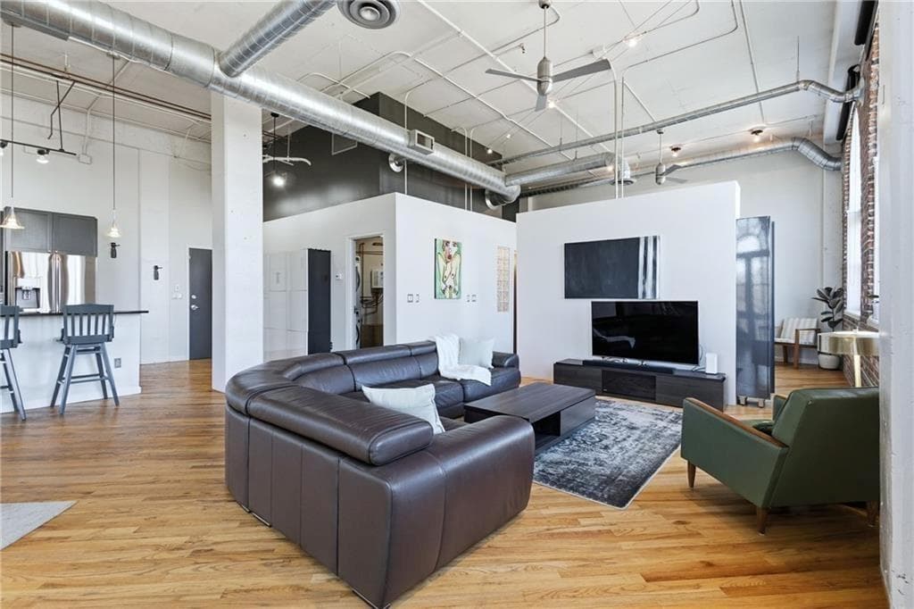 1 bedroom, 2 bathroom, 1,232 sq ft condominium for sale at 3235 Roswell Road 705, Atlanta, GA 30305 — photo 5