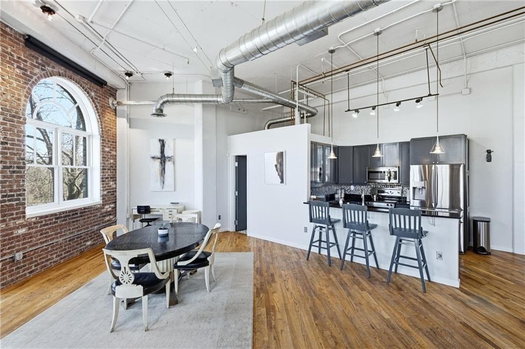 1 bedroom, 2 bathroom, 1,232 sq ft condominium for sale at 3235 Roswell Road 705, Atlanta, GA 30305 — photo 7