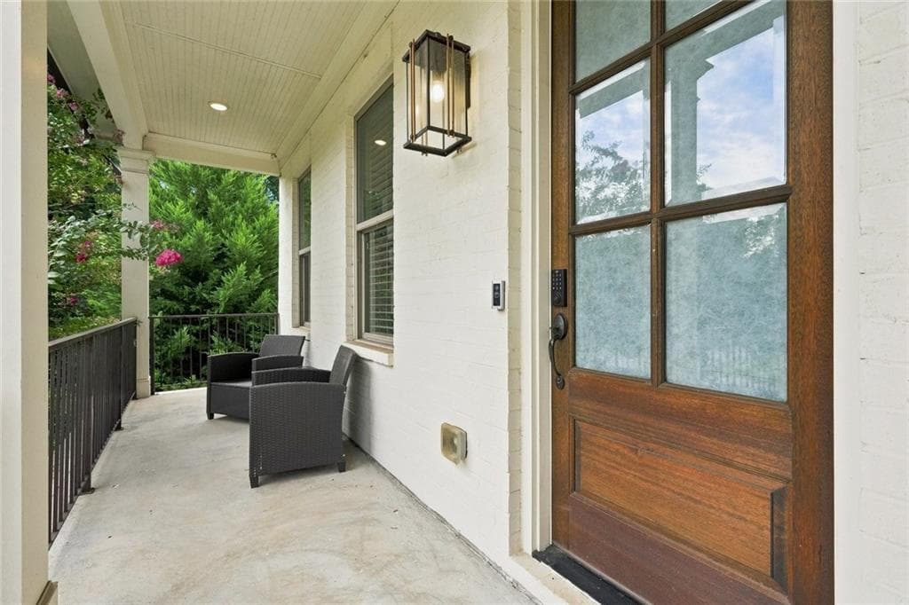 5 bedroom, 5 bathroom, 3,900 sq ft single family residence under contract at 435 Cambria Lane, Lilburn, GA 30047 — photo 2