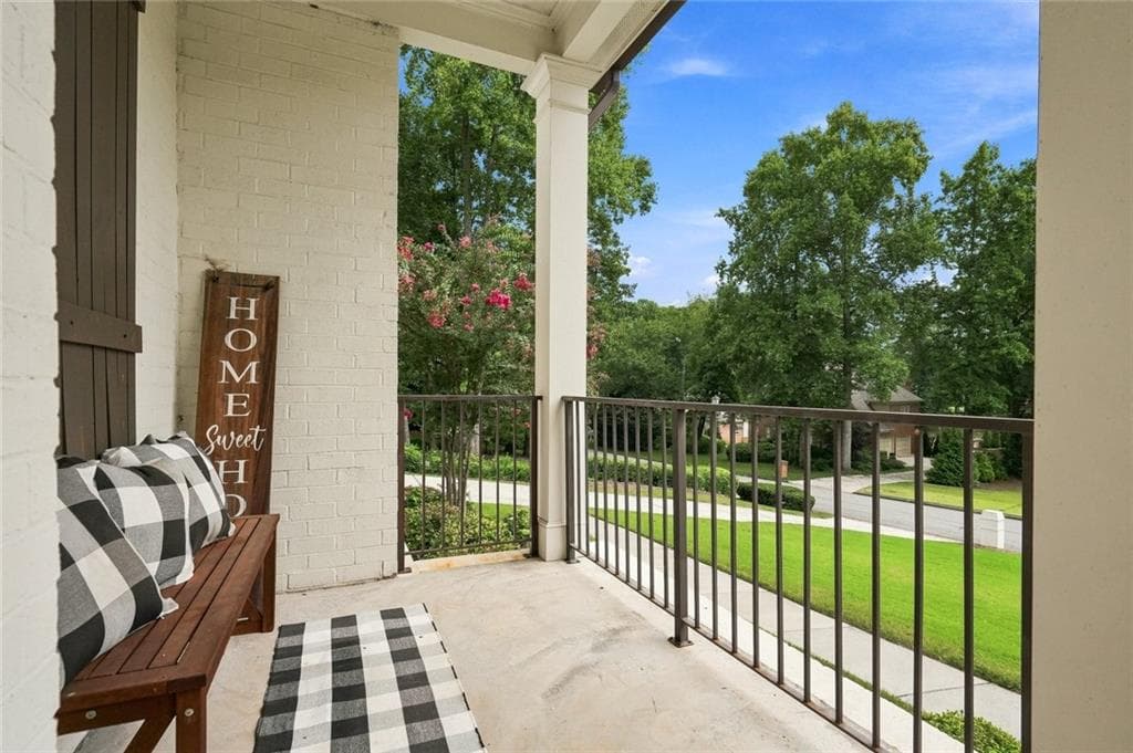 5 bedroom, 5 bathroom, 3,900 sq ft single family residence under contract at 435 Cambria Lane, Lilburn, GA 30047 — photo 3