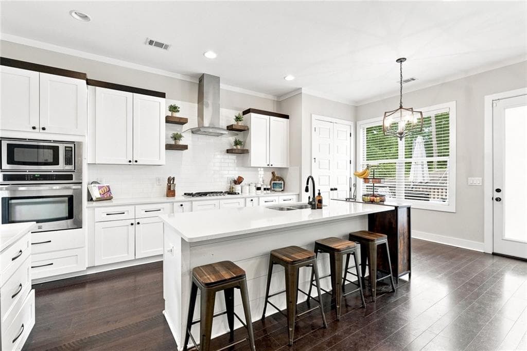 5 bedroom, 5 bathroom, 3,900 sq ft single family residence under contract at 435 Cambria Lane, Lilburn, GA 30047 — photo 10