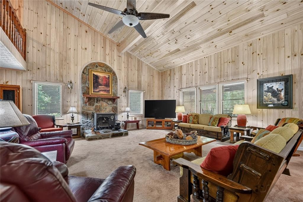 6 bedroom, 2 bathroom, 2,400 sq ft single family residence for sale at 400 Matrix Circle, Ellijay, GA 30540 — photo 7