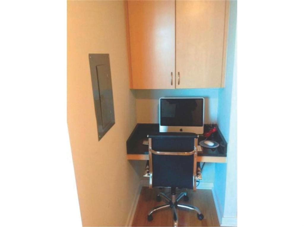 2 bedroom, 2 bathroom, 1,127 sq ft condominium for sale at 400 W Peachtree Street 1604, Atlanta, GA 30308 — photo 5