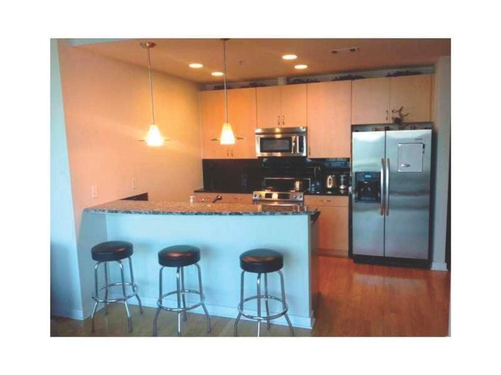 2 bedroom, 2 bathroom, 1,127 sq ft condominium for sale at 400 W Peachtree Street 1604, Atlanta, GA 30308 — photo 6