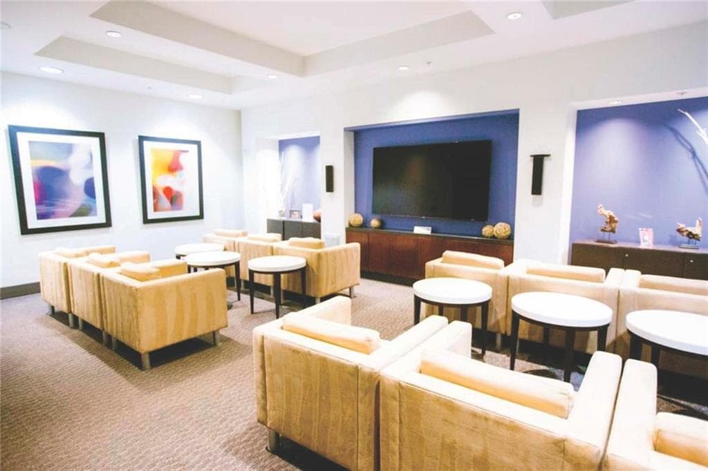 2 bedroom, 2 bathroom, 1,127 sq ft condominium for sale at 400 W Peachtree Street 1604, Atlanta, GA 30308 — photo 9