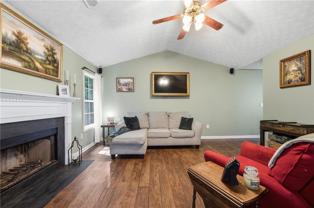 3 bedroom, 2 bathroom, 1,229 sq ft single family residence for sale at 1059 Athena Court, Acworth, GA 30101 — photo 5