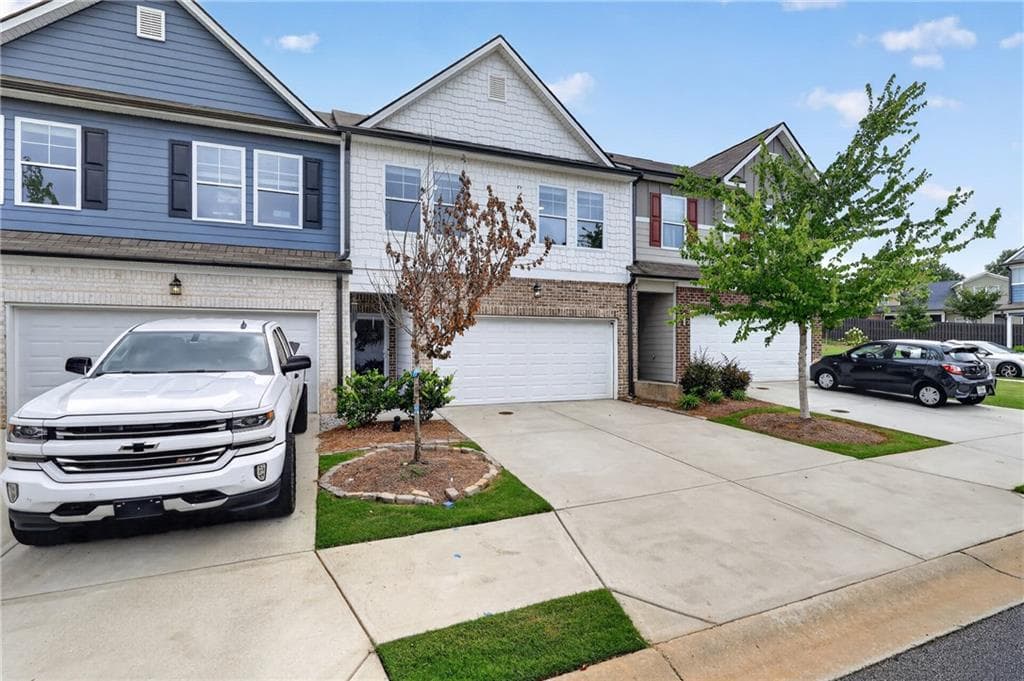 3 bedroom, 3 bathroom, 1,788 sq ft townhouse for sale at 4711 Fairfax Drive, Oakwood, GA 30566 — photo 4