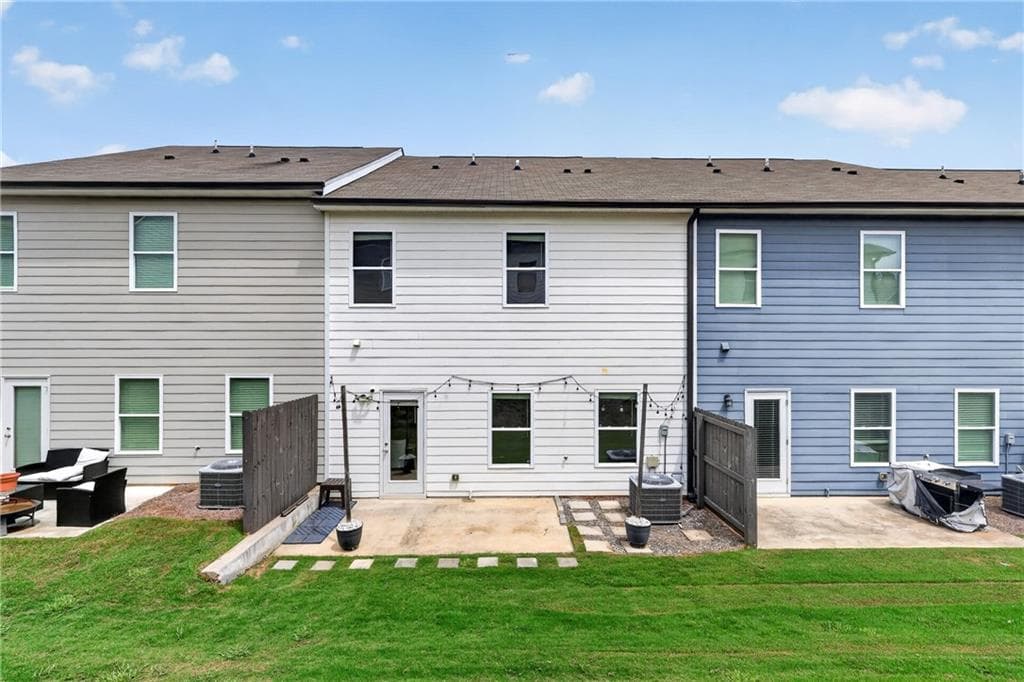 3 bedroom, 3 bathroom, 1,788 sq ft townhouse for sale at 4711 Fairfax Drive, Oakwood, GA 30566 — photo 5