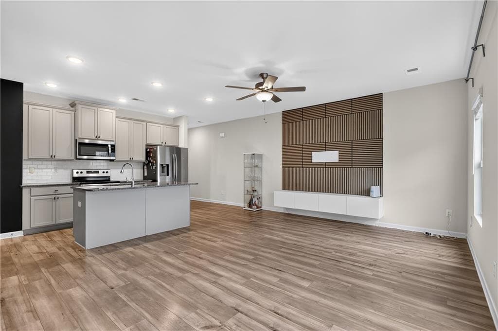 3 bedroom, 3 bathroom, 1,788 sq ft townhouse for sale at 4711 Fairfax Drive, Oakwood, GA 30566 — photo 10