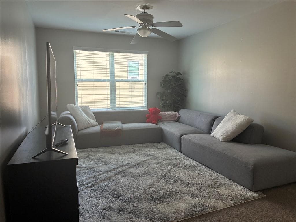 4 bedroom, 2 bathroom, 2,782 sq ft single family residence for rent at 1301 Rose Terrace Circle, Loganville, GA 30052 for $2,500 a month — photo 7