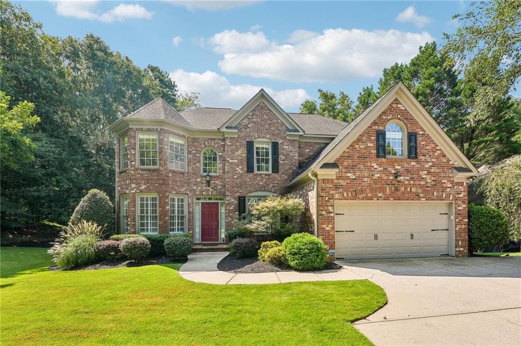 6 bedroom, 5 bathroom, 4,104 sq ft single family residence under contract at 6860 Sterling Drive, Suwanee, GA 30024 — photo 2