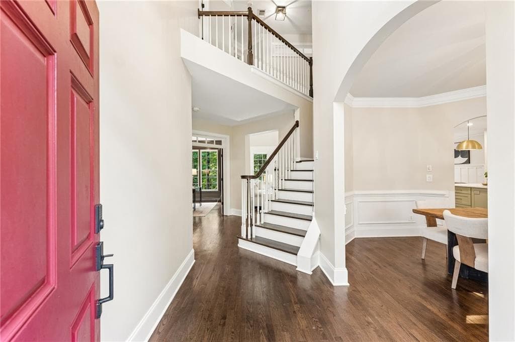 6 bedroom, 5 bathroom, 4,104 sq ft single family residence under contract at 6860 Sterling Drive, Suwanee, GA 30024 — photo 10