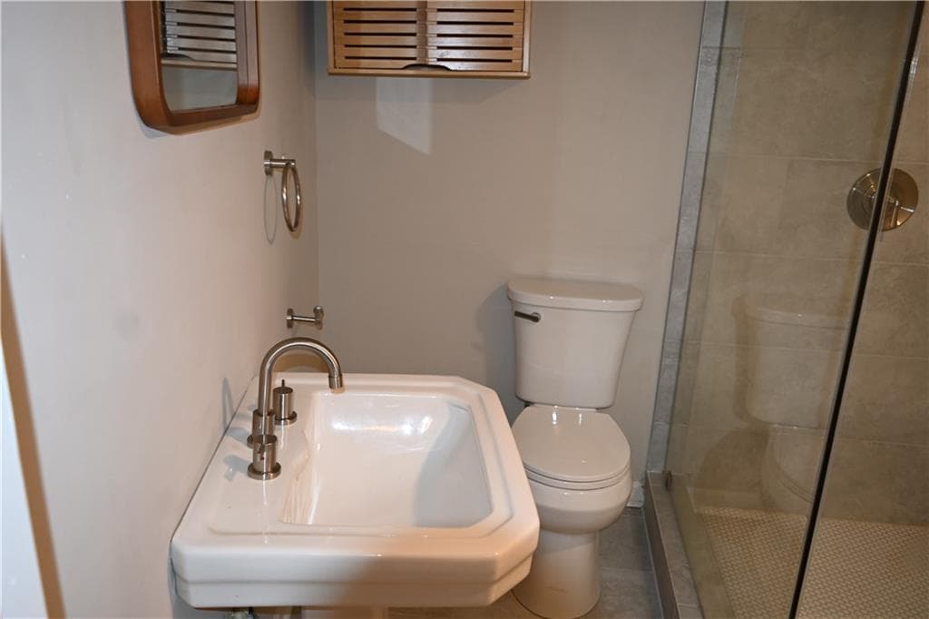 1 bedroom, 1 bathroom, 450 sq ft duplex for rent at 1923 Thompson Avenue #2, East Point, GA 30344 for $900 a month — photo 9