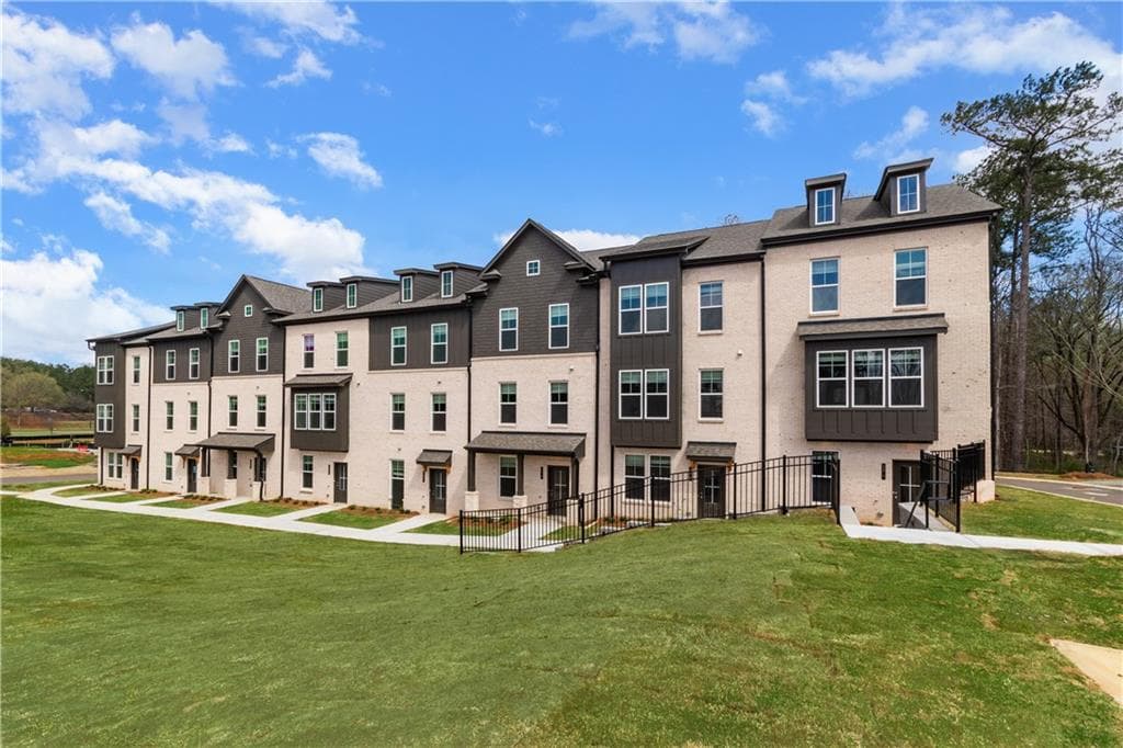 2 bedroom, 4 bathroom, 1,923 sq ft townhouse for sale at 2814 Daybreak Lane, Newnan, GA 30265 — photo 4