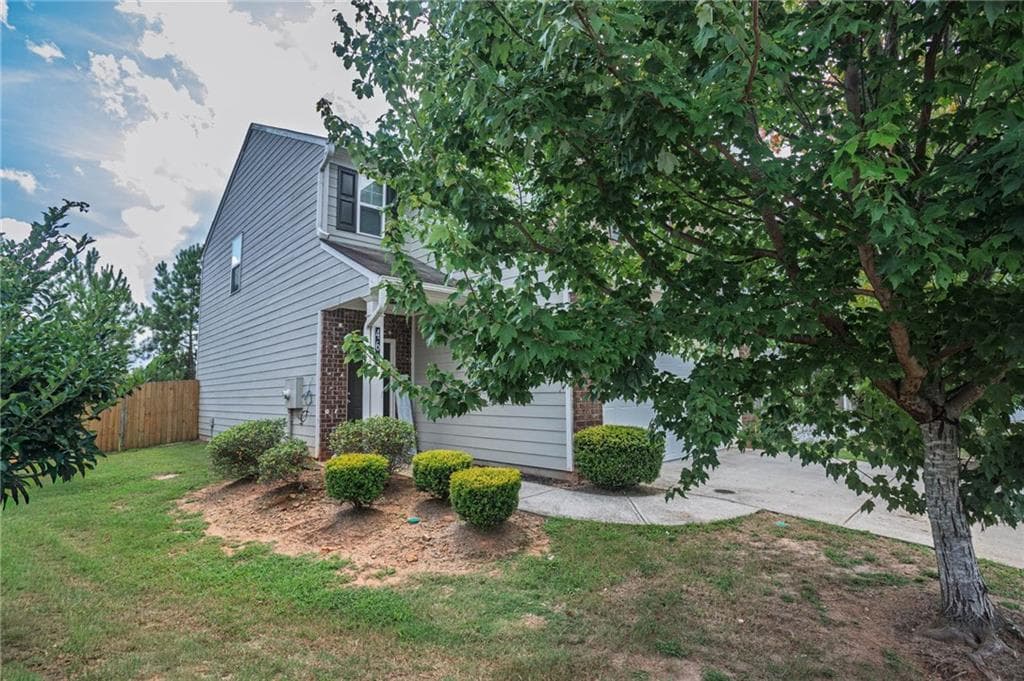 3 bedroom, 3 bathroom, 1,689 sq ft single family residence for sale at 460 Meadowbend Circle, Athens, GA 30606 — photo 3