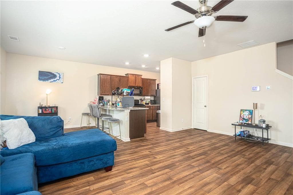 3 bedroom, 3 bathroom, 1,689 sq ft single family residence for sale at 460 Meadowbend Circle, Athens, GA 30606 — photo 7