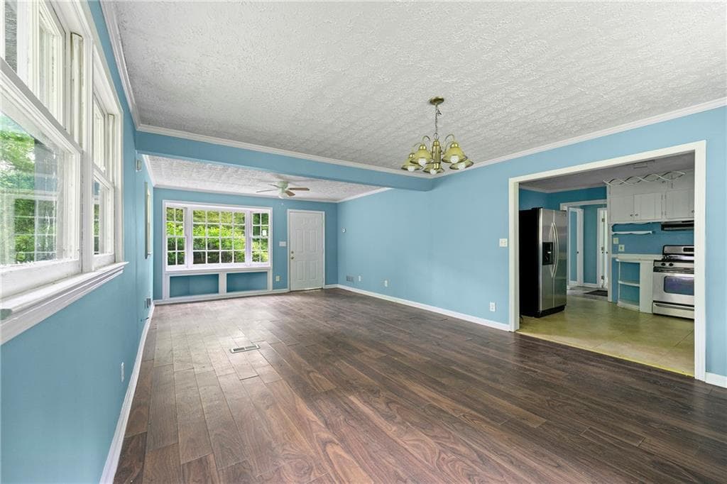 4 bedroom, 2 bathroom, 1,622 sq ft single family residence for sale at 4445 Woodhaven Drive, Decatur, GA 30035 — photo 4