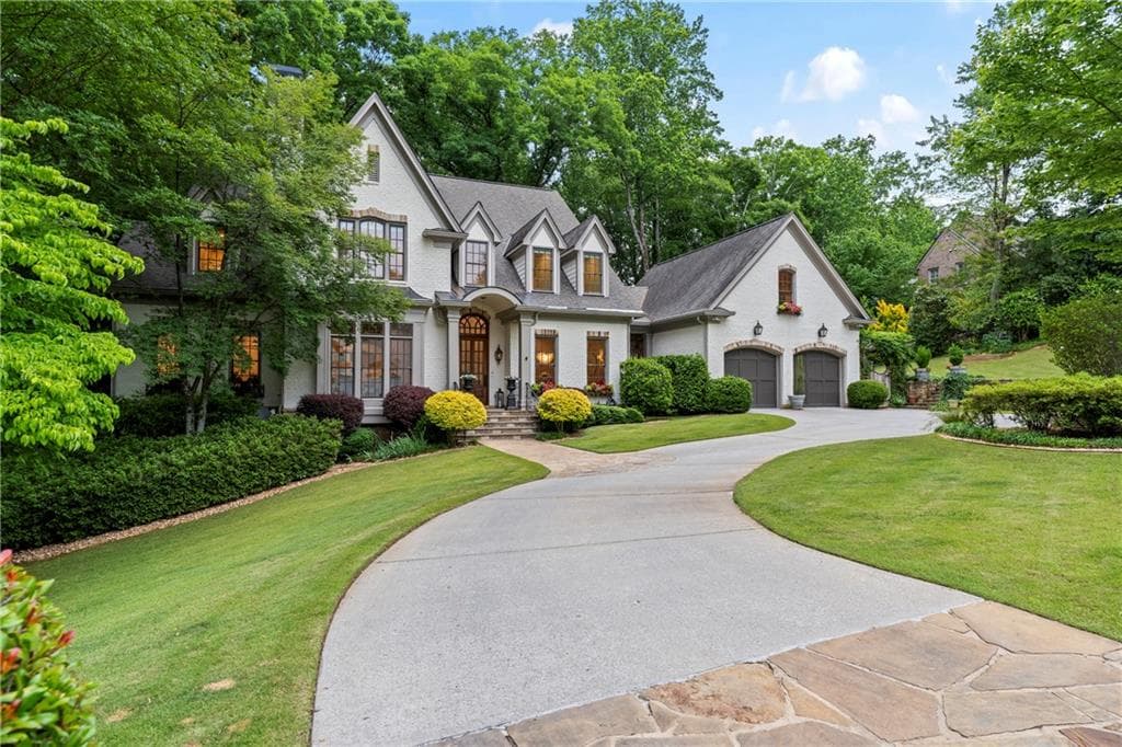 6 bedroom, 7 bathroom, 8,196 sq ft single family residence for sale at 4605 Angelo Drive, Atlanta, GA 30319 — photo 2