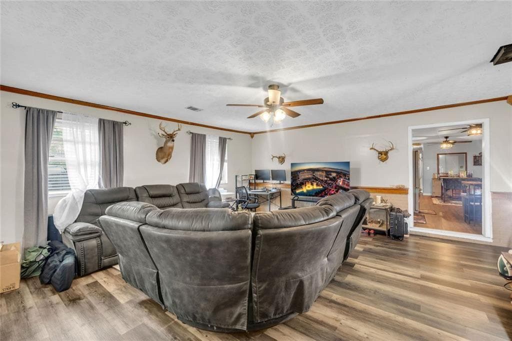 3 bedroom, 2 bathroom, 1,598 sq ft single family residence for sale at 6874 Cherry Circle, Lithia Springs, GA 30122 — photo 7