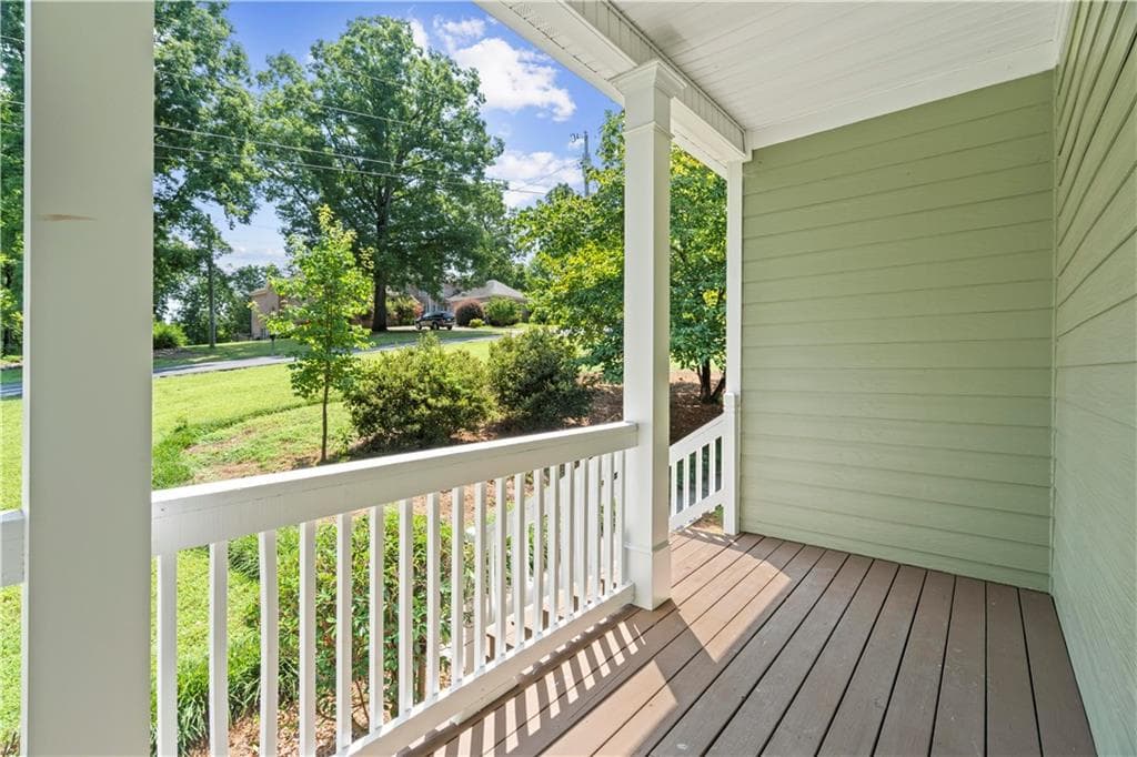 4 bedroom, 3 bathroom, 2,236 sq ft single family residence for sale at 185 Thornwood Drive, Calhoun, GA 30701 — photo 4