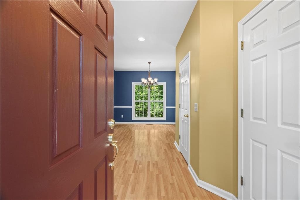 4 bedroom, 3 bathroom, 2,236 sq ft single family residence for sale at 185 Thornwood Drive, Calhoun, GA 30701 — photo 8