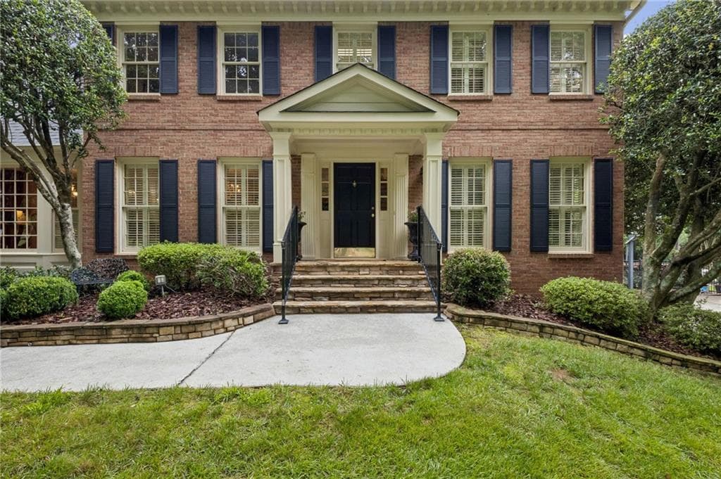 5 bedroom, 4 bathroom, 3,184 sq ft single family residence under contract at 4791 Layfield Drive, Dunwoody, GA 30338 — photo 2