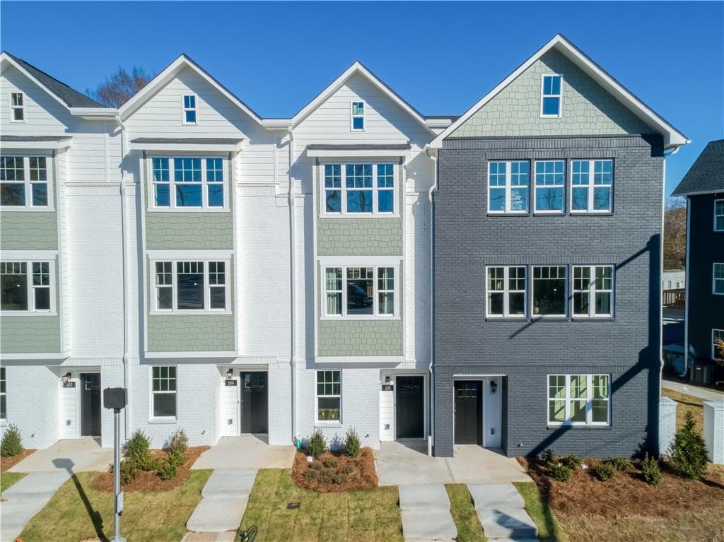 3 bedroom, 4 bathroom, 1,408 sq ft townhouse for sale at 203 Mission Way, Atlanta, GA 30315 — photo 1 of 24