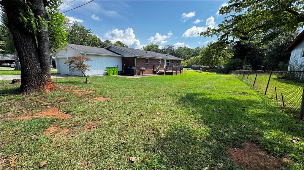 4 bedroom, 3 bathroom, 1,735 sq ft single family residence for sale at 6200 Cherry Lane, Douglasville, GA 30134 — photo 5