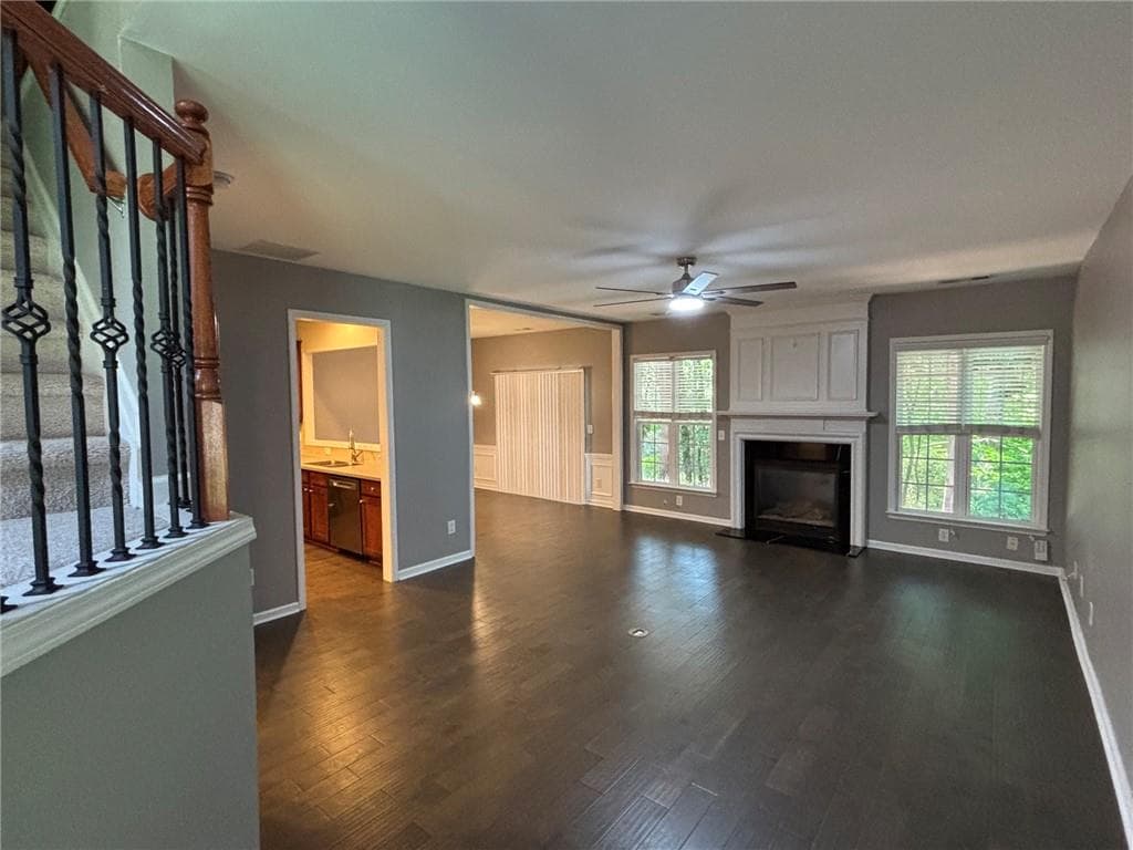 3 bedroom, 3 bathroom, 1,952 sq ft townhouse for sale at 5800 Oakdale Road 4, Mableton, GA 30126 — photo 7
