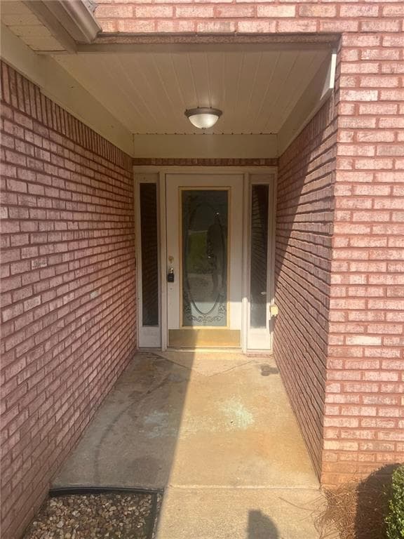 4 bedroom, 2 bathroom, 2,817 sq ft single family residence for rent at 824 Georgian Point Drive, Lawrenceville, GA 30045 for $2,099 a month — photo 2