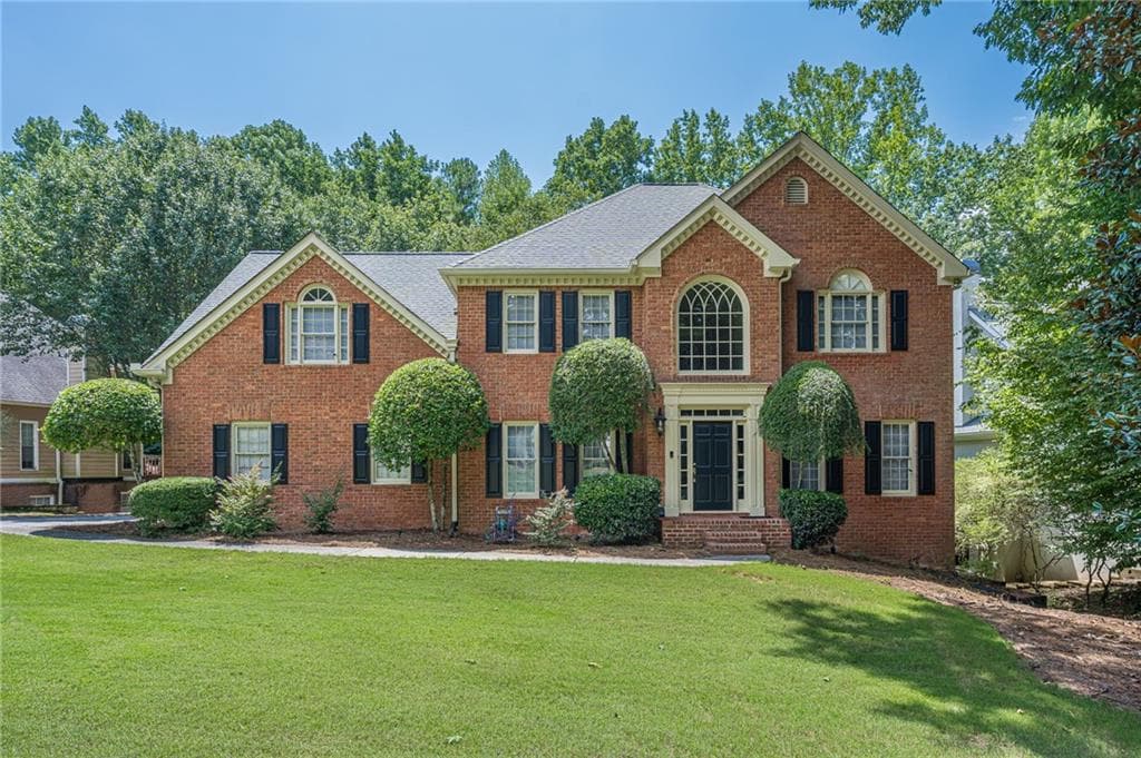 5 bedroom, 5 bathroom, 4,057 sq ft single family residence for sale at 5535 Grove Point Road, Johns Creek, GA 30022 — photo 2