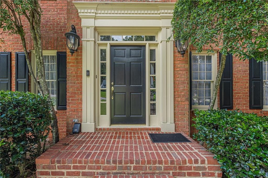 5 bedroom, 5 bathroom, 4,057 sq ft single family residence for sale at 5535 Grove Point Road, Johns Creek, GA 30022 — photo 6