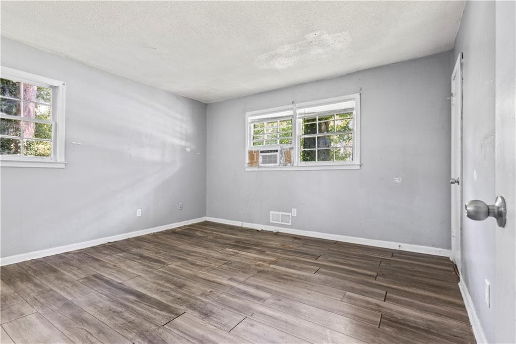 4 bedroom, 2 bathroom, 1,422 sq ft single family residence for sale at 4176 Indian Forest Road, Stone Mountain, GA 30083 — photo 9