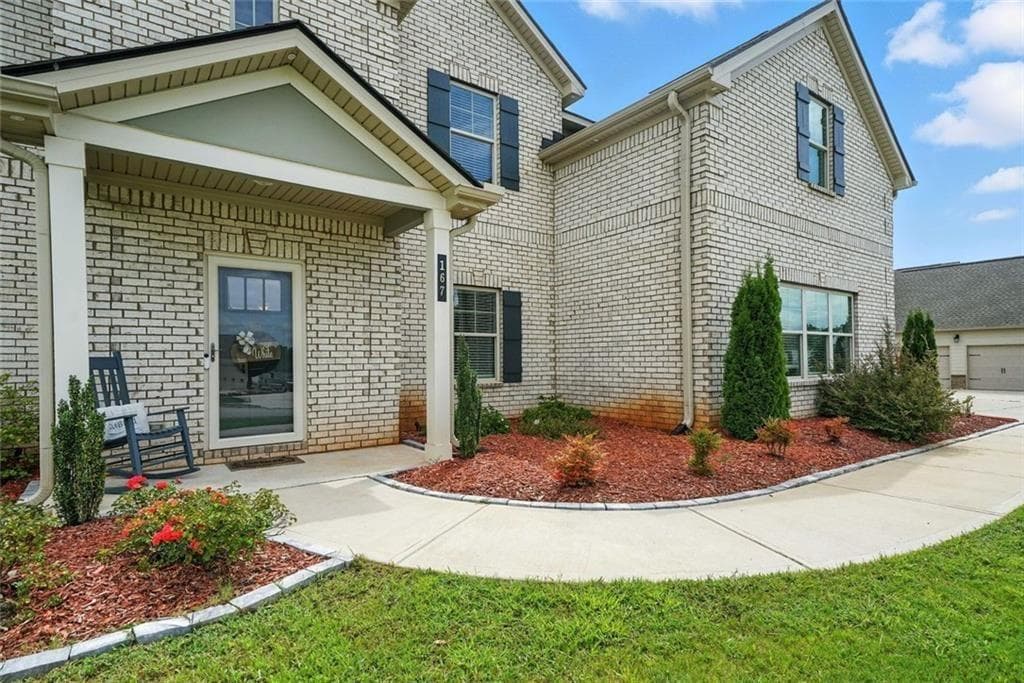 5 bedroom, 4 bathroom, 4,695 sq ft single family residence for sale at 167 Classica Drive, Mcdonough, GA 30252 — photo 2