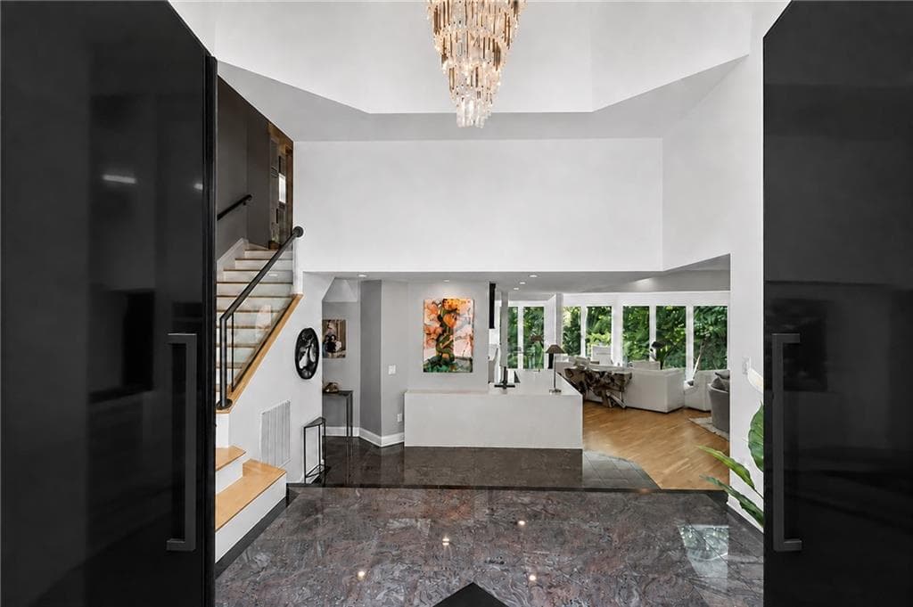 6 bedroom, 6 bathroom, 7,961 sq ft single family residence under contract at 3906 Paces Ferry Road, Atlanta, GA 30327 — photo 4