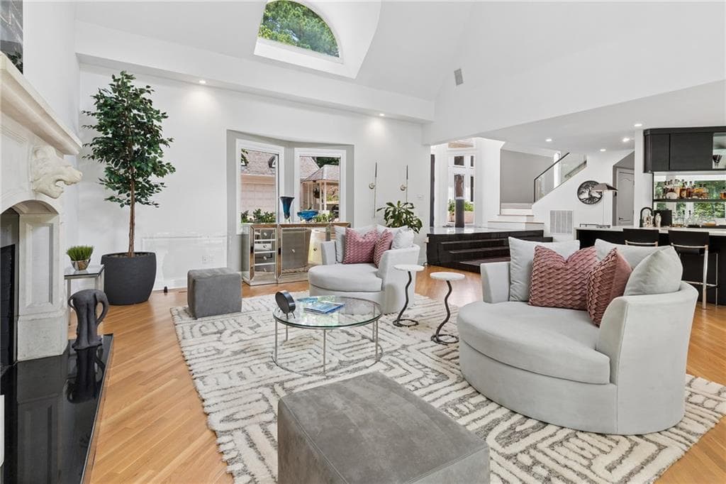 6 bedroom, 6 bathroom, 7,961 sq ft single family residence under contract at 3906 Paces Ferry Road, Atlanta, GA 30327 — photo 6