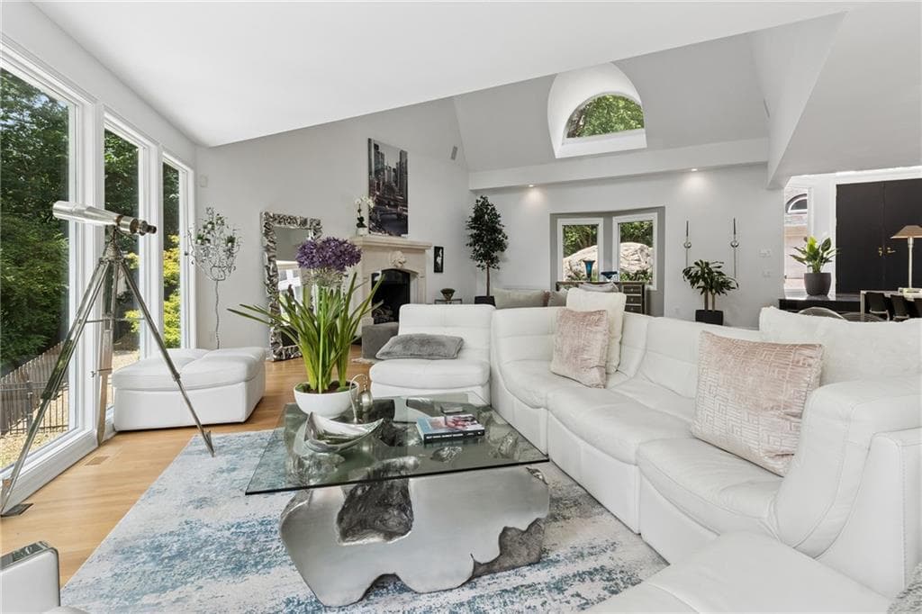 6 bedroom, 6 bathroom, 7,961 sq ft single family residence under contract at 3906 Paces Ferry Road, Atlanta, GA 30327 — photo 9