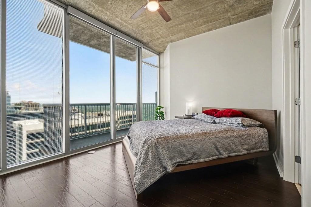 2 bedroom, 2 bathroom, 1,082 sq ft condominium for sale at 855 Peachtree Street 3206, Atlanta, GA 30308 — photo 3