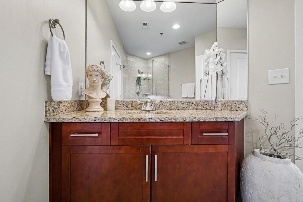 2 bedroom, 2 bathroom, 1,082 sq ft condominium for sale at 855 Peachtree Street 3206, Atlanta, GA 30308 — photo 4