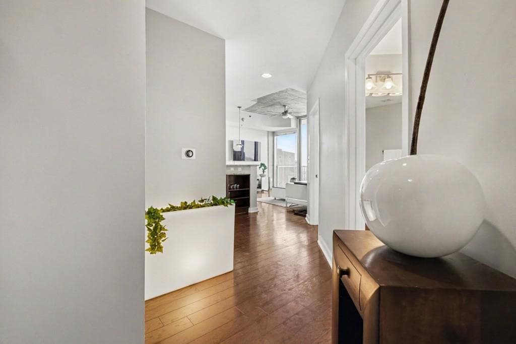 2 bedroom, 2 bathroom, 1,082 sq ft condominium for sale at 855 Peachtree Street 3206, Atlanta, GA 30308 — photo 9